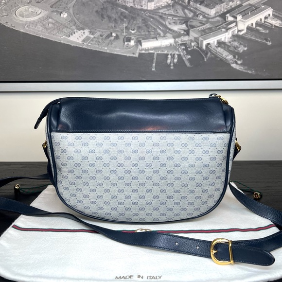 GUCCI GG Monogram Supreme Ophidia Web Bag
Crossbody Purse - Picture 6 of 9